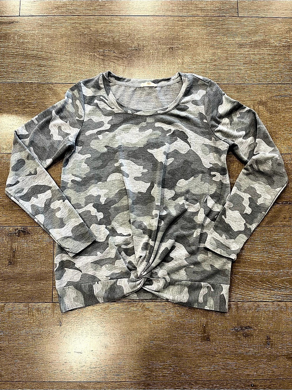 Jane and Delancey Gray & Green Camo Twist Front Long Sleeve Top, Size Small